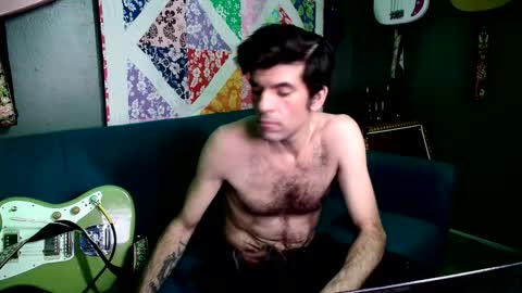 Snapshot of flanneldong chatting on 11.24.25 Flannel Dong online show from 11.24.25