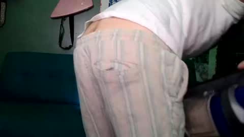 Snapshot of flanneldong chatting on 11.25.25 Flannel Dong online show from 11.25.25