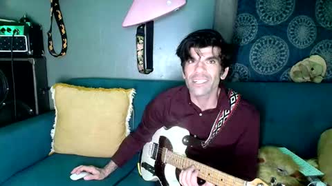 Snapshot of flanneldong chatting on 11.28.25 Flannel Dong online show from 11.28.25