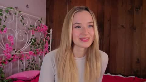 Snapshot of fletahargenrader chatting on 11.10.25 Amina online show from 11.10.25