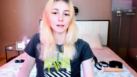 FlexiMona online show from 10.17.25