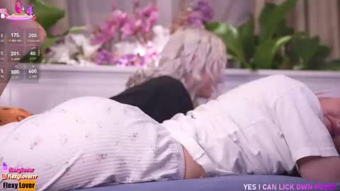 Snapshot of flexylover_ chatting on 12.05.25 Im nude naked fuck lovense online show from 12.05.25