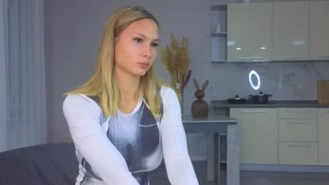 Snapshot of flirtbubble chatting on 10.02.25 Doloras online show from 10.02.25