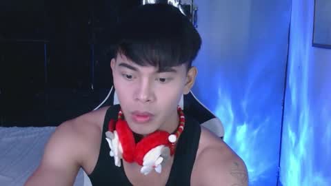 Snapshot of flirtfactorx chatting on 12.17.25 flirtfactorx online show from 12.17.25