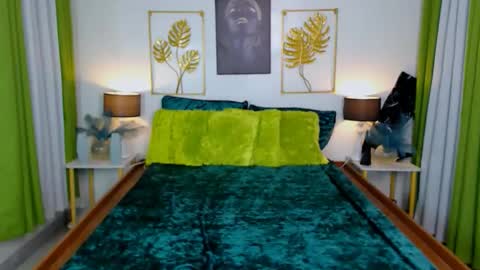 Snapshot of flirtymarga chatting on 10.02.25 Marga online show from 10.02.25