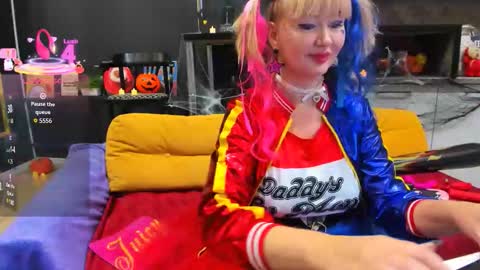 Snapshot of flirtymary chatting on 10.20.25 Mary online show from 10.20.25