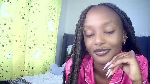 Snapshot of flirtyy_sheery chatting on 10.08.25 sheery online show from 10.08.25