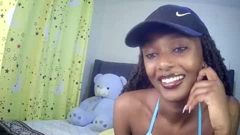 Snapshot of flirtyy_sheery chatting on 10.16.25 sheery online show from 10.16.25