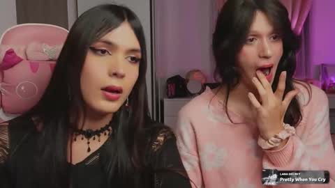 Snapshot of flora_angelical chatting on 11.09.25 Angel online show from 11.09.25