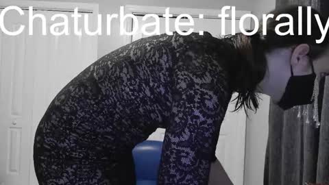 Snapshot of florally chatting on 05.14.26 Florally Mille Bun online show from 05.14.26
