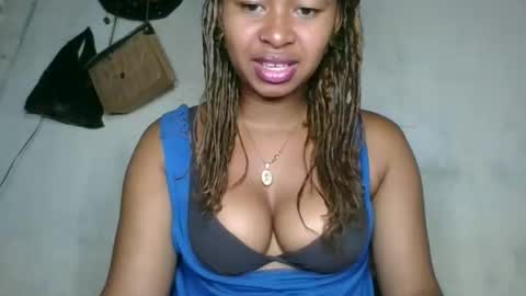 florencia011 online show from 10.29.25