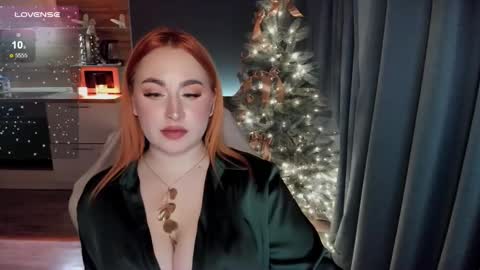 Snapshot of flower_camellia chatting on 12.27.24 Camelia online show from 12.27.24