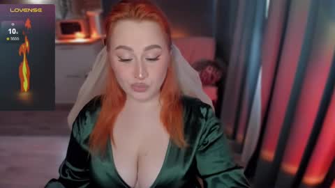 Snapshot of flower_camellia chatting on 02.12.25 Camelia online show from 02.12.25