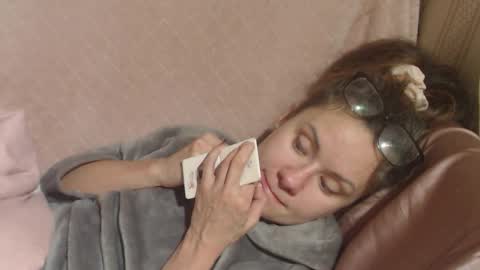 say meow and send tip  online show from 12.03.25