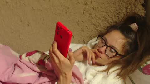 say meow and send tip  online show from 12.16.24