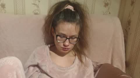 Snapshot of flowercandydoll13 chatting on 12.17.25 say meow and send tip online show from 12.17.25