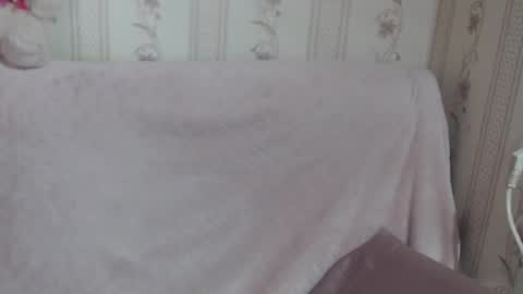 Snapshot of flowercandydoll13 chatting on 02.01.26 say meow and send tip online show from 02.01.26