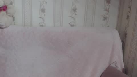 Snapshot of flowercandydoll13 chatting on 02.09.26 say meow and send tip online show from 02.09.26