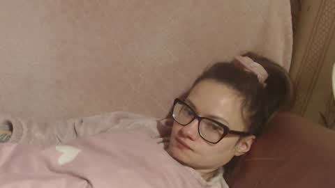 Snapshot of flowercandydoll13 chatting on 02.20.26 say meow and send tip online show from 02.20.26