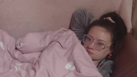 Snapshot of flowercandydoll13 chatting on 03.20.26 say meow and send tip online show from 03.20.26