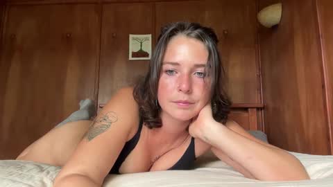 Snapshot of flowergirl448844 chatting on 10.27.25 Flowergirl online show from 10.27.25