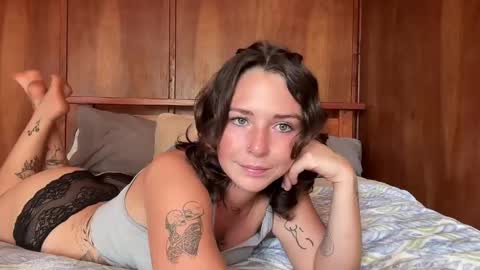 Snapshot of flowergirl448844 chatting on 12.23.25 Flowergirl online show from 12.23.25