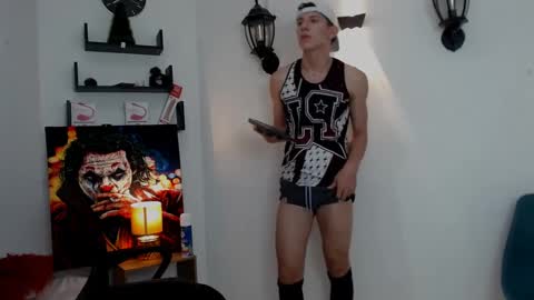 flowers109 online show from 01.18.25