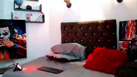 flowers109 online show from 02.18.25