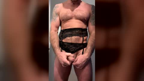 Snapshot of floxc chatting on 12.14.25 floxc online show from 12.14.25