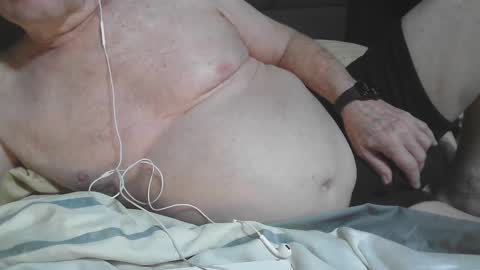 Snapshot of flshowman chatting on 03.04.25 FLshowman online show from 03.04.25