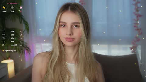 Snapshot of fluffy_angel chatting on 12.09.24 Adeline online show from 12.09.24