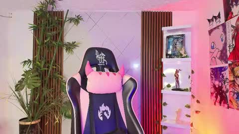  FLUFFY BUBBLE  online show from 10.09.25