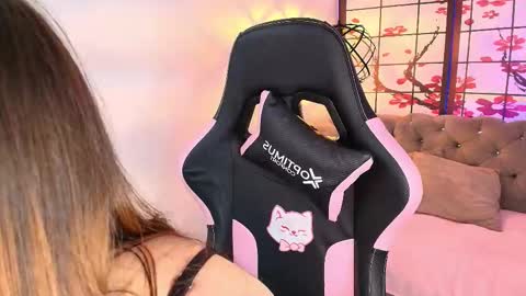  FLUFFY BUBBLE  online show from 01.08.26