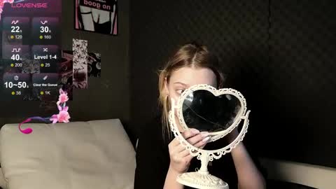 fluffy_cloude online show from 05.17.26