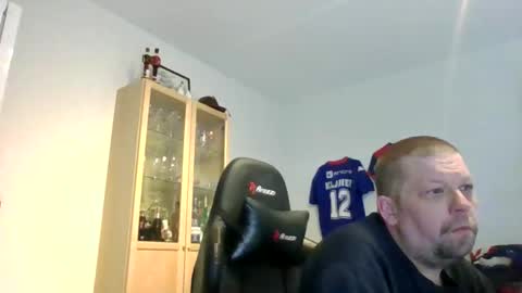 Snapshot of fluffy_espen chatting on 03.28.26 fluffy_espen online show from 03.28.26