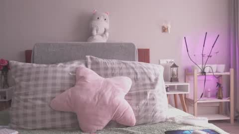 Snapshot of fluffy_hat chatting on 01.31.25 Fluffy and Krut online show from 01.31.25