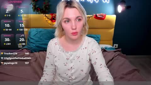 Snapshot of fluffy_monica chatting on 01.08.25 Monica online show from 01.08.25