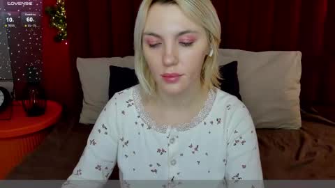 Snapshot of fluffy_monica chatting on 01.09.25 Monica online show from 01.09.25