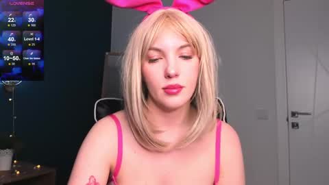 Snapshot of fluffy_monica chatting on 02.14.25 Monica online show from 02.14.25