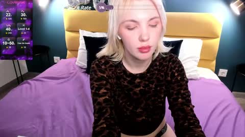 Snapshot of fluffy_monica chatting on 03.11.25 Monica online show from 03.11.25