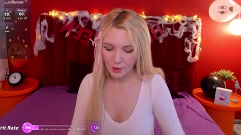 Snapshot of fluffy_monica chatting on 10.20.25 Monica online show from 10.20.25