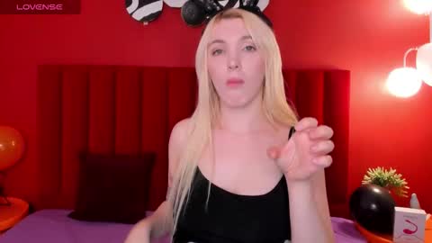 Snapshot of fluffy_monica chatting on 10.31.25 Monica online show from 10.31.25