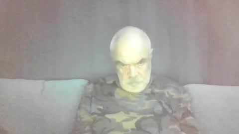 Snapshot of flutto chatting on 06.25.26 flutto online show from 06.25.26