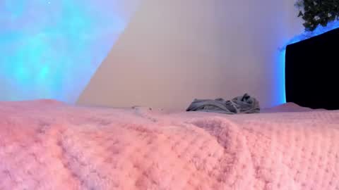 Snapshot of flylia_ chatting on 03.10.25 lia online show from 03.10.25