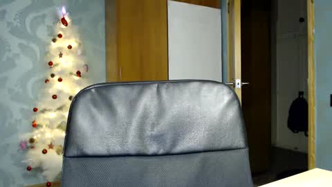 Molli  Ready for any play with you. Hottest show in pvt  Help a student earn big tokens  online show from 01.25.25