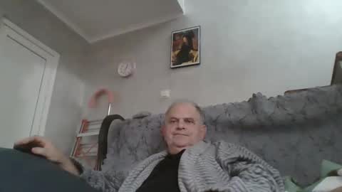 Snapshot of fofodi chatting on 10.27.25 fofodi online show from 10.27.25