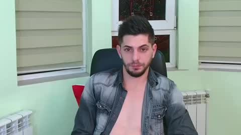 independent model online show from 01.14.25