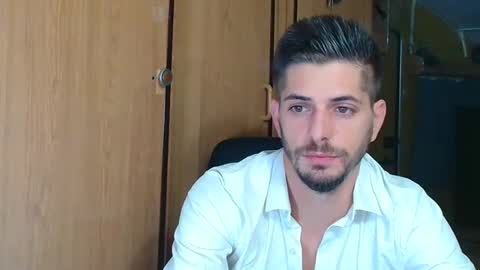 independent model online show from 09.15.25