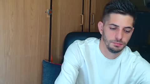 independent model online show from 09.27.25