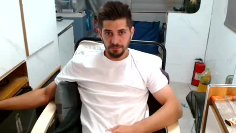 independent model online show from 06.15.26